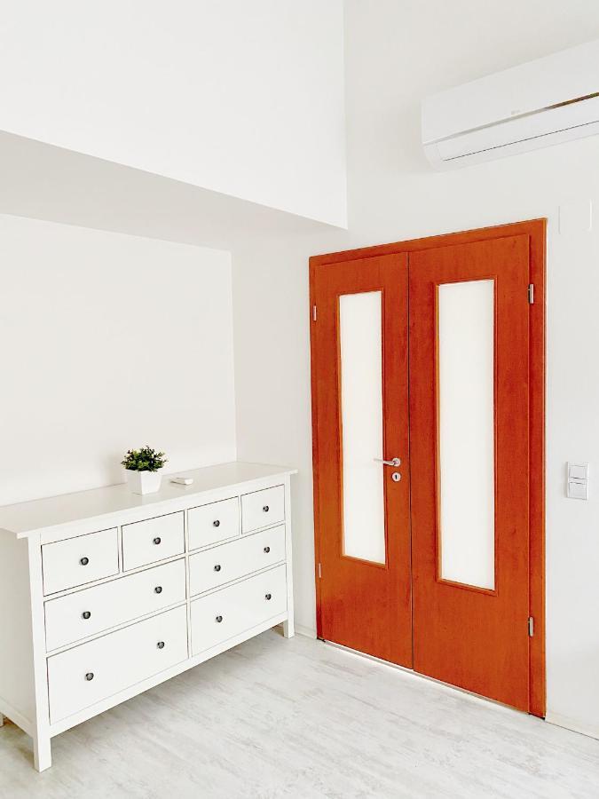 Loft With Rooftop And Free Parking In Garage بودابست المظهر الخارجي الصورة