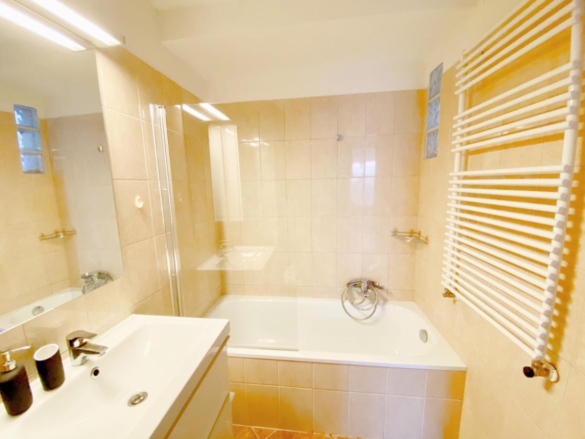 Loft With Rooftop And Free Parking In Garage بودابست المظهر الخارجي الصورة